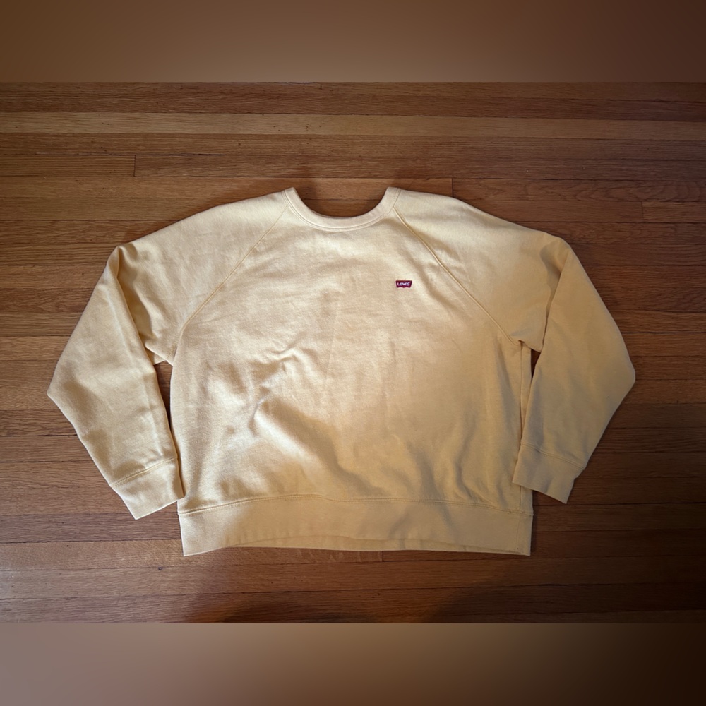 Yellow Levi’s Pullover Sweatshirt, Size L